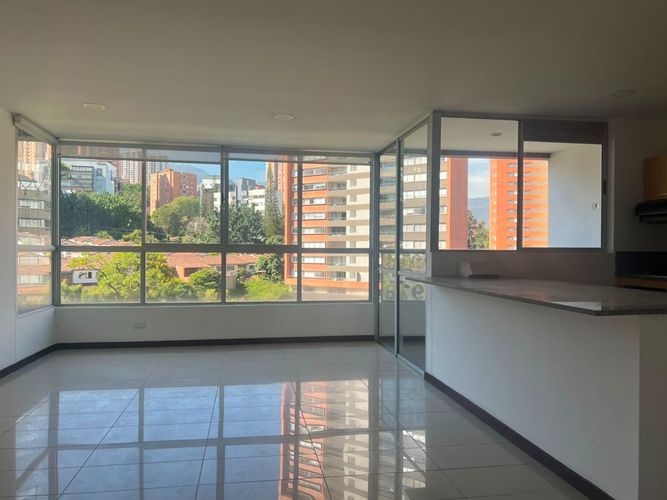 Apartamento de 2 alcobas en arriendo en El Poblado, Medellín, 76 m² · foto 4 de 16