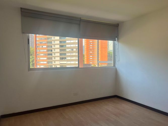 Apartamento de 2 alcobas en arriendo en El Poblado, Medellín, 76 m² · foto 13 de 16