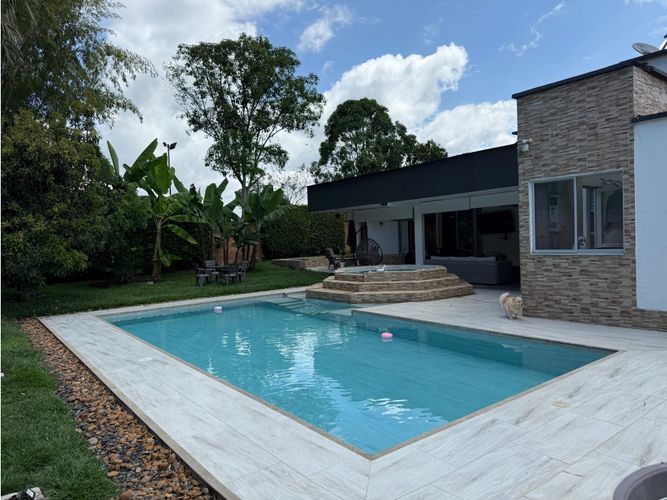 Casa de 3 alcobas en venta en Cerritos, Pereira, 562 m² · foto 3 de 24