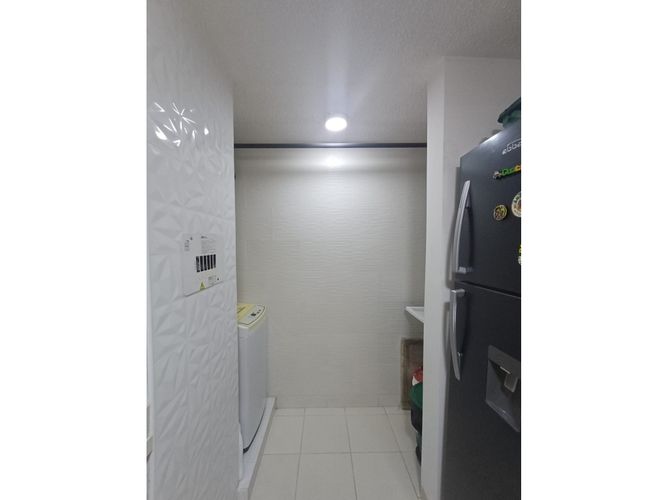 Apartamento de 3 alcobas en venta en Cr. La Finca Sm 9, Madrid, 65 m² · foto 7 de 18