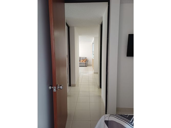 Apartamento de 3 alcobas en venta en Cr. La Finca Sm 9, Madrid, 65 m² · foto 8 de 18