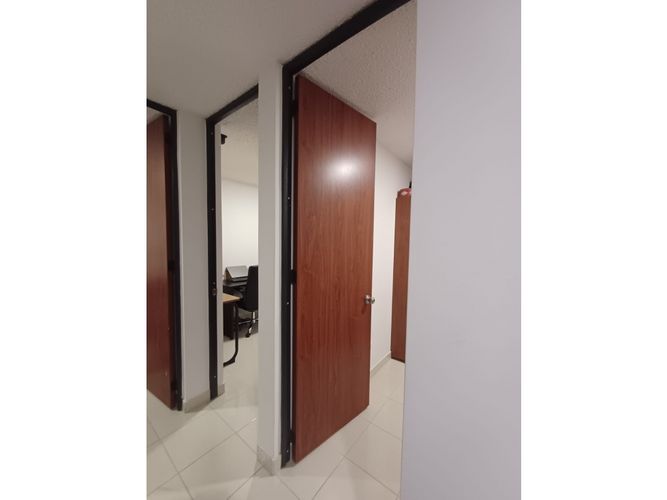 Apartamento de 3 alcobas en venta en Cr. La Finca Sm 9, Madrid, 65 m² · foto 10 de 18
