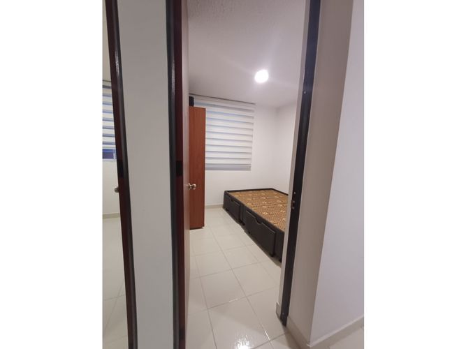 Apartamento de 3 alcobas en venta en Cr. La Finca Sm 9, Madrid, 65 m² · foto 12 de 18