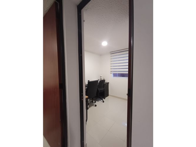 Apartamento de 3 alcobas en venta en Cr. La Finca Sm 9, Madrid, 65 m² · foto 13 de 18