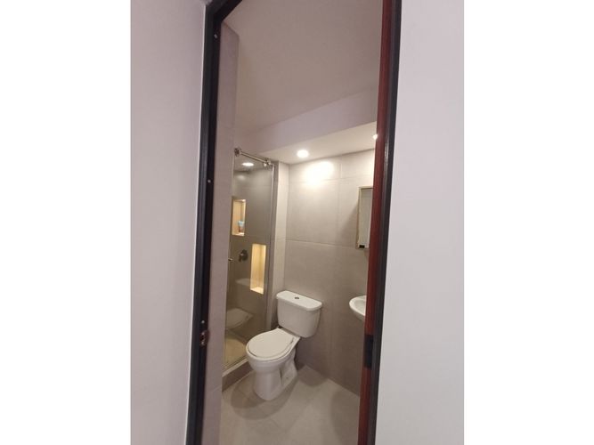 Apartamento de 3 alcobas en venta en Cr. La Finca Sm 9, Madrid, 65 m² · foto 15 de 18