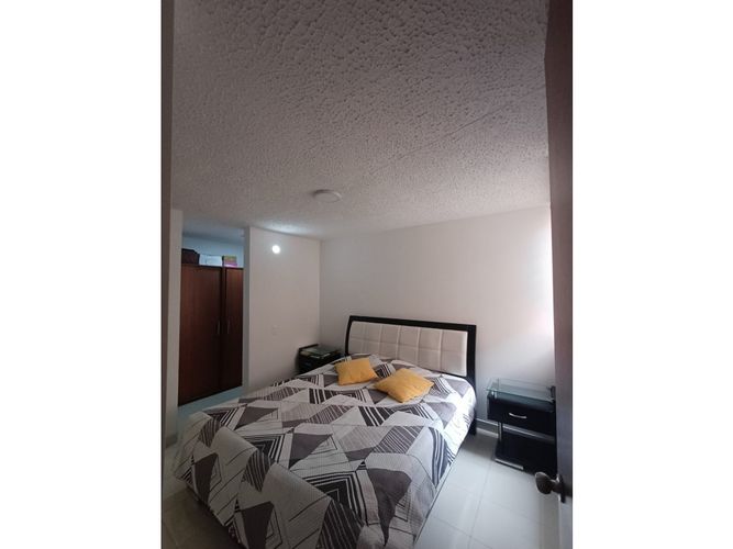 Apartamento de 3 alcobas en venta en Cr. La Finca Sm 9, Madrid, 65 m² · foto 17 de 18