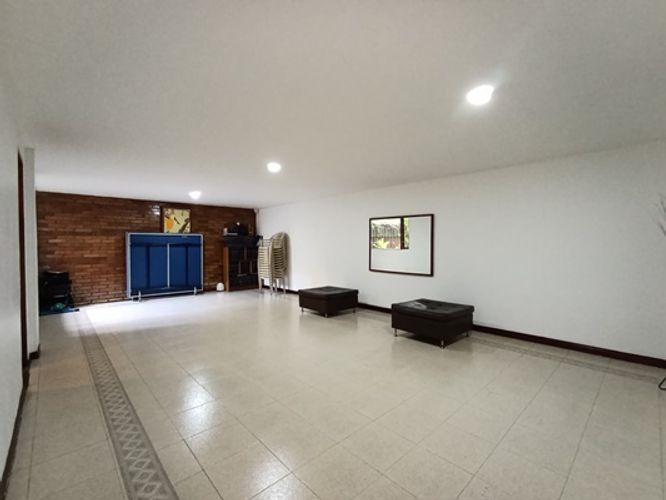 Apartamento de 3 alcobas en venta en Chico Norte, Bogotá, 155 m² · foto 2 de 24