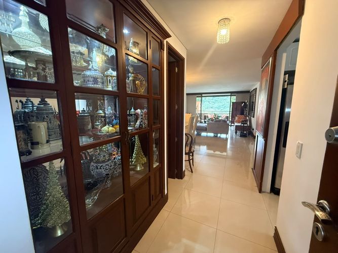 Apartamento de 4 alcobas en venta en Bellavista, Cali, 179 m² · foto 3 de 24