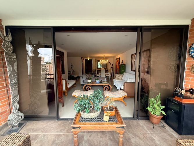 Apartamento de 4 alcobas en venta en Bellavista, Cali, 179 m² · foto 6 de 24