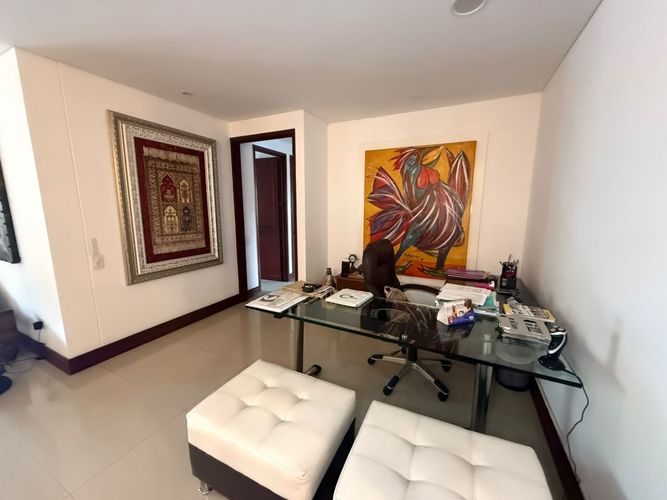 Apartamento de 4 alcobas en venta en Bellavista, Cali, 179 m² · foto 8 de 24