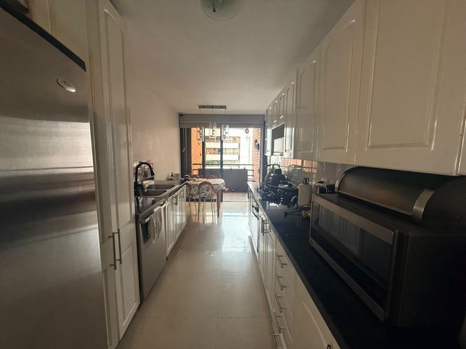 Apartamento de 4 alcobas en venta en Bellavista, Cali, 179 m² · foto 12 de 24