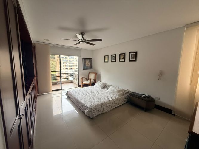 Apartamento de 4 alcobas en venta en Bellavista, Cali, 179 m² · foto 17 de 24