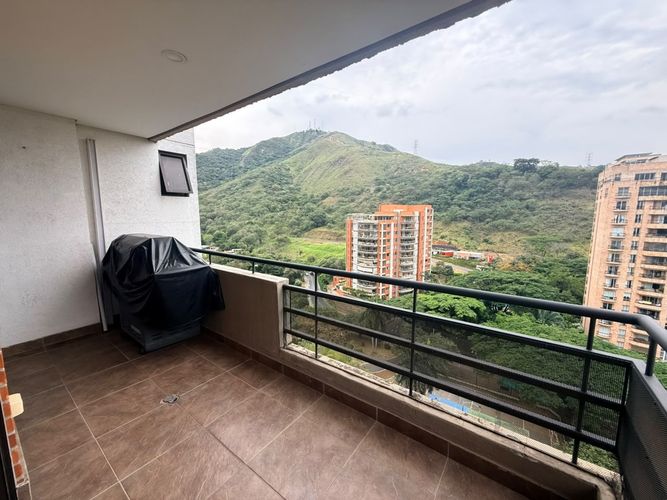 Apartamento de 4 alcobas en venta en Bellavista, Cali, 179 m² · foto 18 de 24