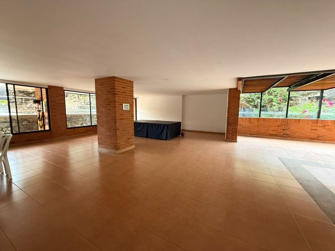 Apartamento de 4 alcobas en venta en Bellavista, Cali, 179 m² · foto 23 de 24