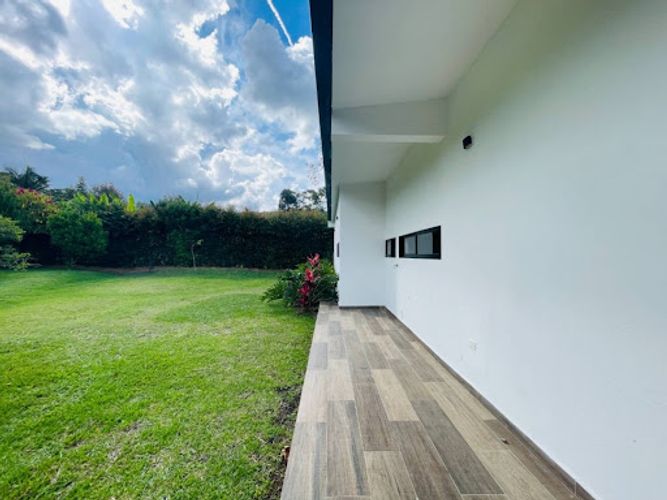 Casa de 3 alcobas en venta en La Ceja, 340 m² · foto 3 de 24