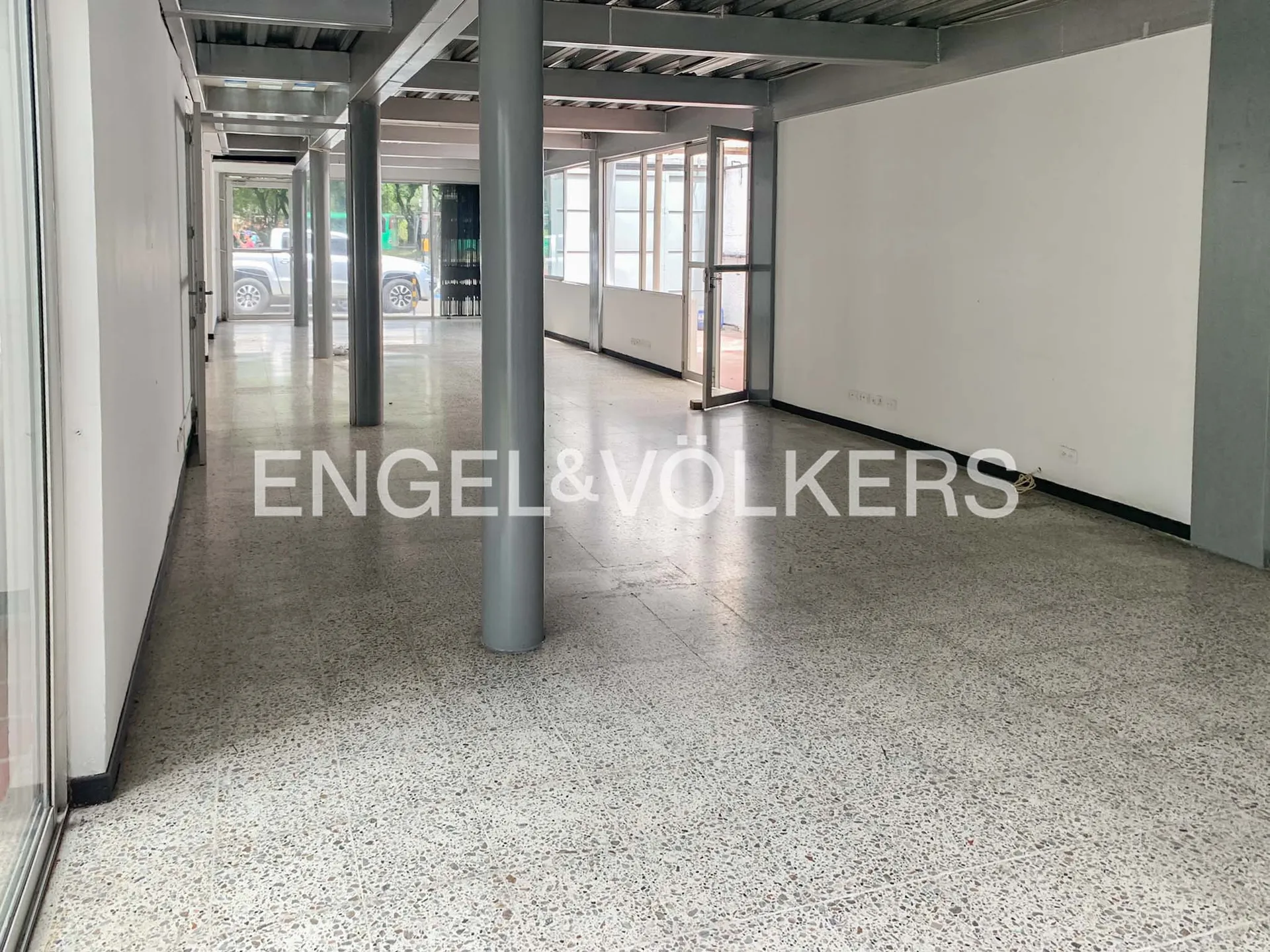 Casa Lote en venta en El Poblado, Medellín 3