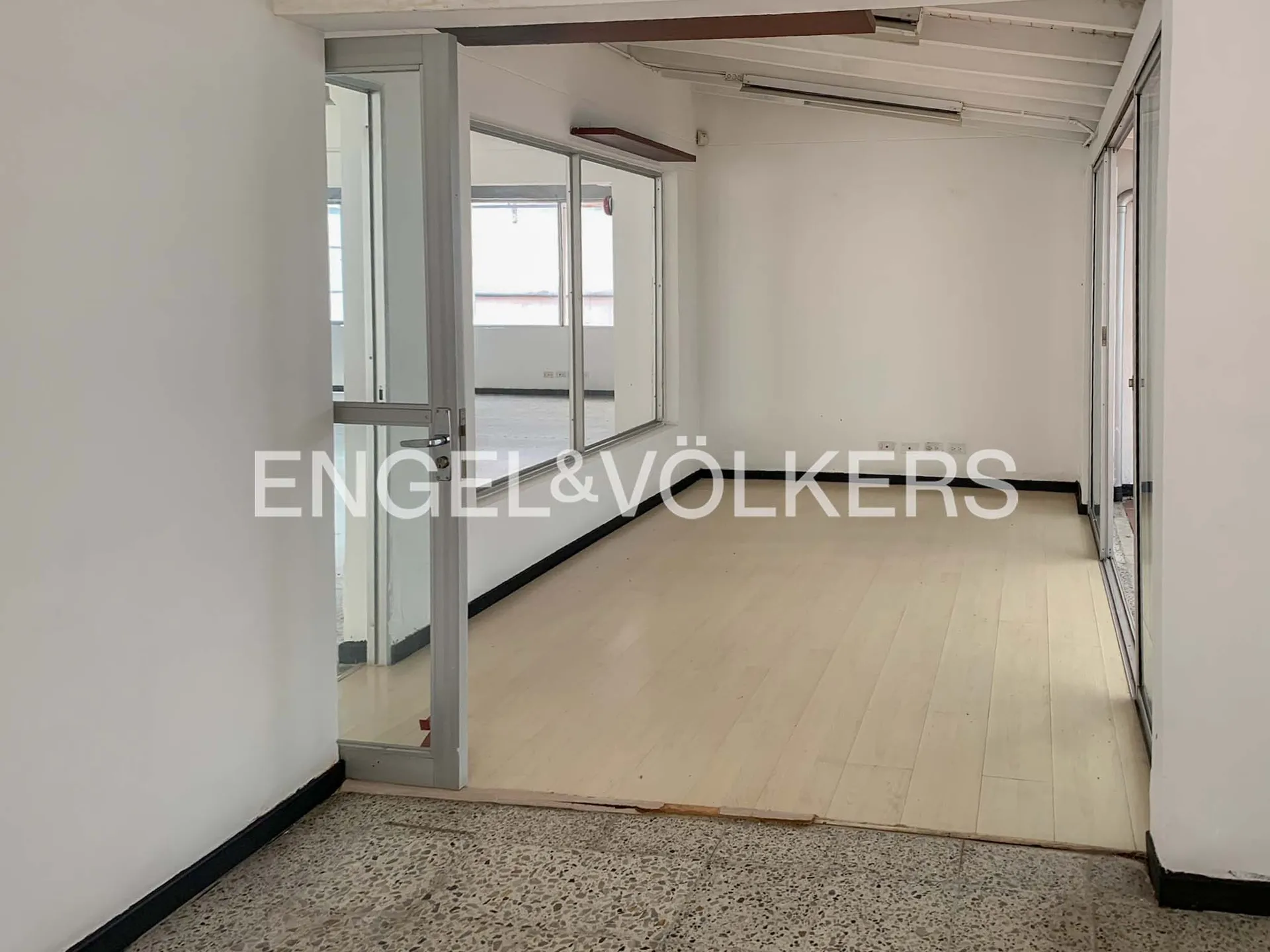 Casa Lote en venta en El Poblado, Medellín 2