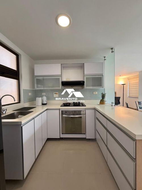 Apartamento de 2 alcobas en arriendo en Altos Del Poblado, Medellín, 72 m² · foto 3 de 15