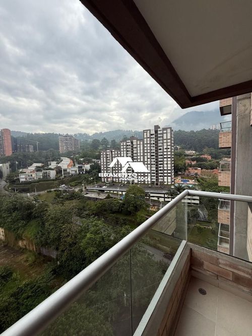 Apartamento de 2 alcobas en arriendo en Altos Del Poblado, Medellín, 72 m² · foto 13 de 15