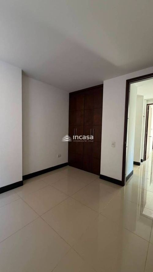Apartamento de 3 alcobas en venta en Conjunto Residencial Cerro Cristales, Cali, 127 m² · foto 7 de 17