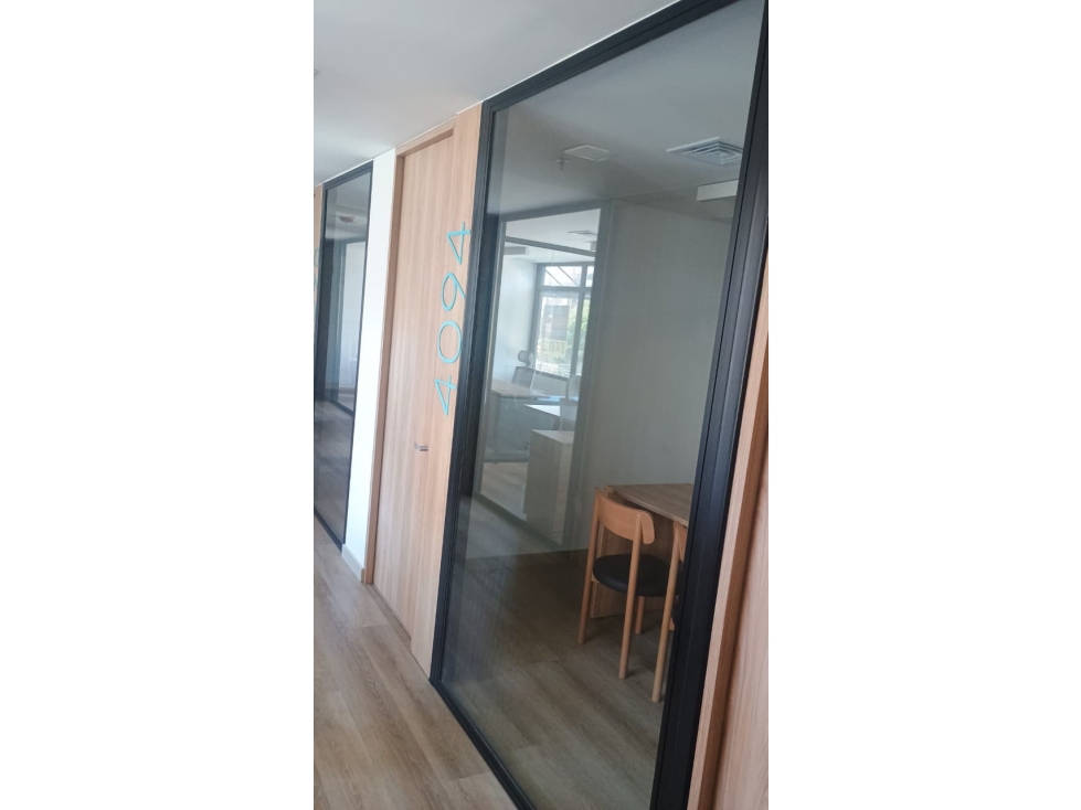 Oficina en venta en Laureles, Medellín 2