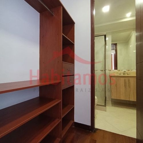 Apartamento de 4 alcobas en arriendo en La Florida, Medellín, 200 m² · foto 13 de 24