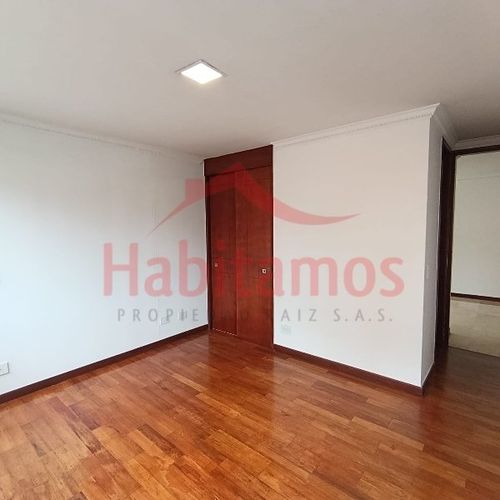 Apartamento de 4 alcobas en arriendo en La Florida, Medellín, 200 m² · foto 16 de 24