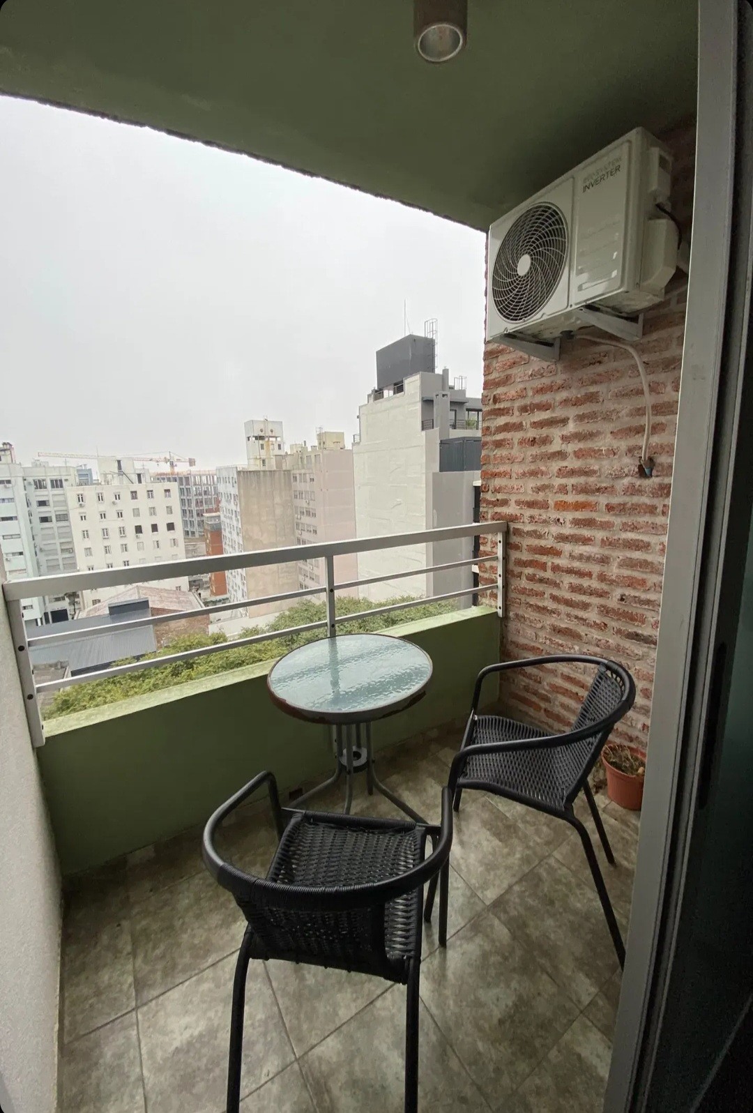 Exquisito apartamento de 1 dormitorio, impecable y listo para habitar, estratégicamente ubicado en la codiciada intersección de Charrúa y Jackson. · Foto 2