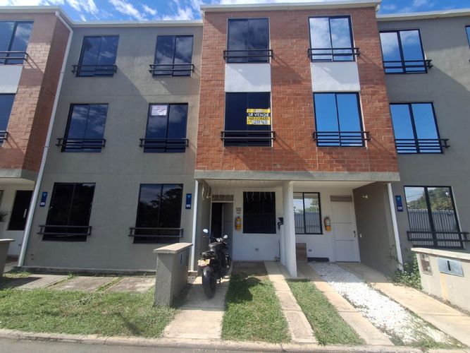 Casa de 3 alcobas en venta en Alfaguara, Jamundí, 80 m² · foto 2 de 24