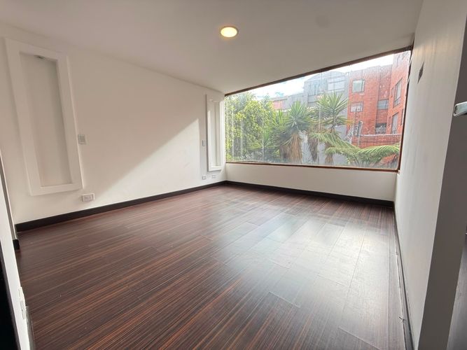 Casa en venta en Santa Barbara Central, Bogotá · foto 6 de 24
