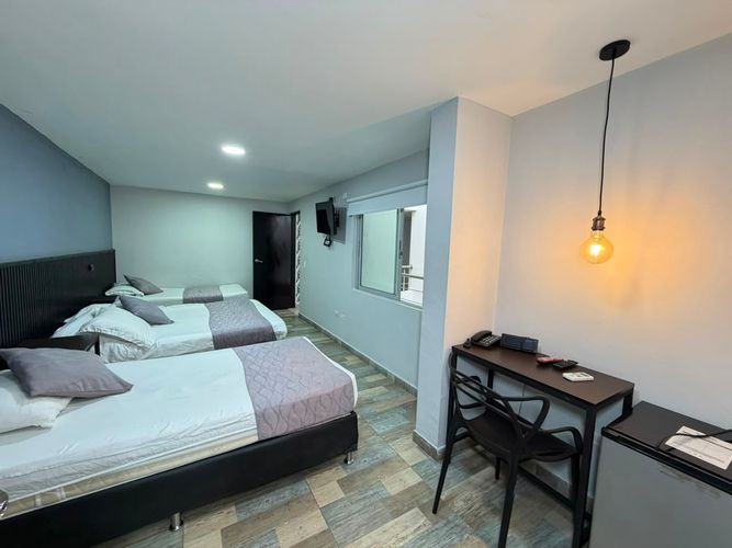 Edificio en venta en Laureles, Medellín, 613 m² · foto 10 de 23