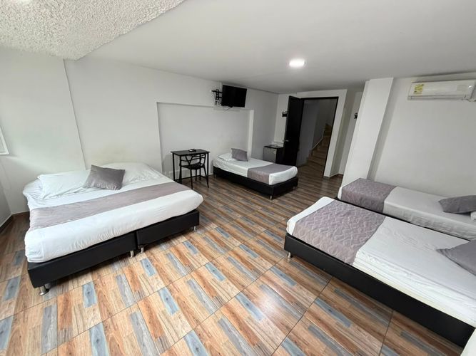 Edificio en venta en Laureles, Medellín, 613 m² · foto 18 de 23