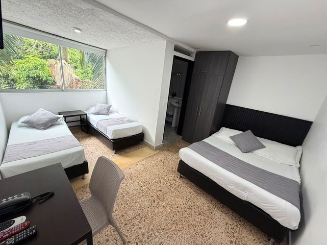 Edificio en venta en Laureles, Medellín, 613 m² · foto 19 de 23