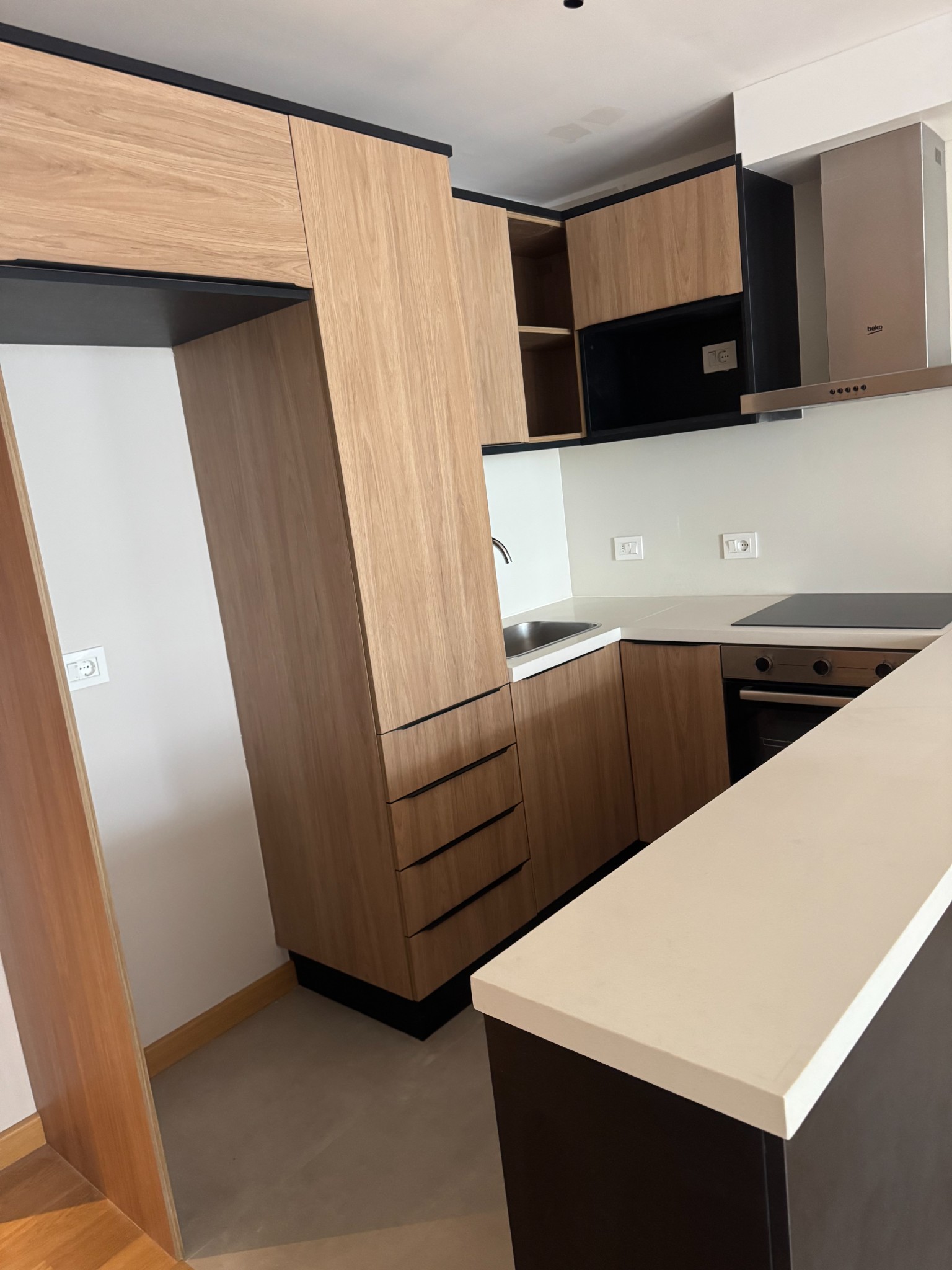 INVERSIÓN ESTRATÉGICA Y RENTABILIDAD GARANTIZADA: ELEGANCIA MODERNA EN UN DISEÑO SOBRIO.