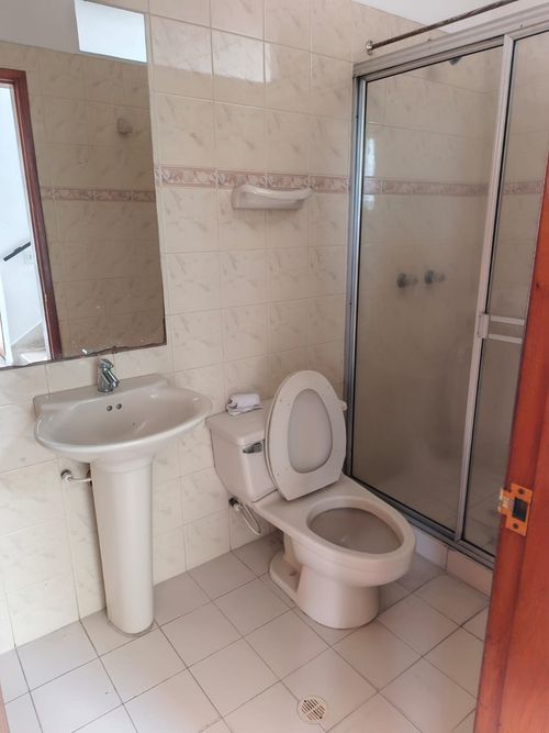 Apartamento de 4 alcobas en venta en Br. La Magdalena, Girardot, 131 m² · foto 15 de 16