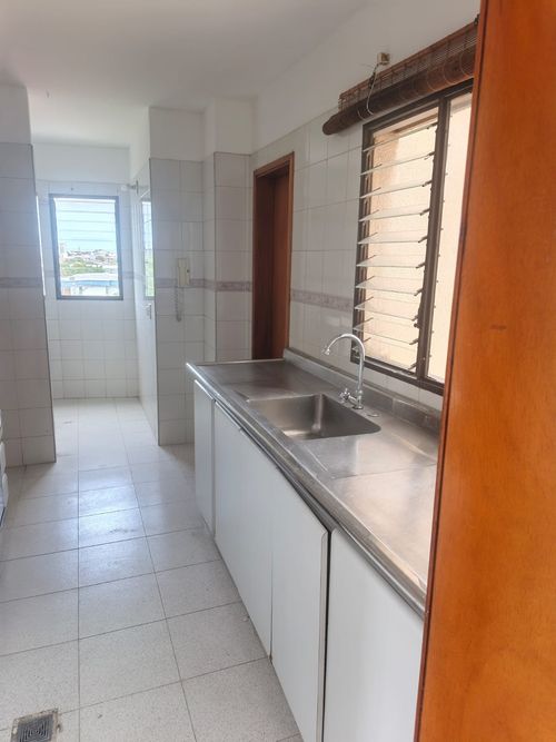 Apartamento de 4 alcobas en venta en Br. La Magdalena, Girardot, 131 m² · foto 12 de 16