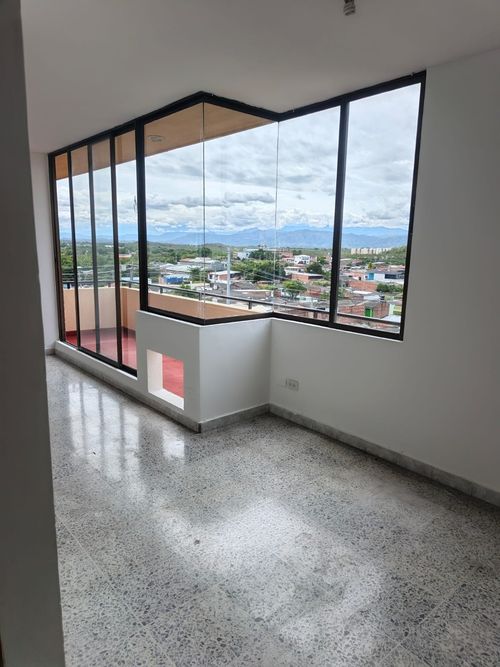 Apartamento de 4 alcobas en venta en Br. La Magdalena, Girardot, 131 m² · foto 6 de 16