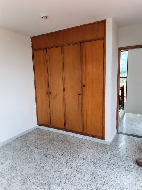 Apartamento de 4 alcobas en venta en Br. La Magdalena, Girardot, 131 m² · foto 10 de 16