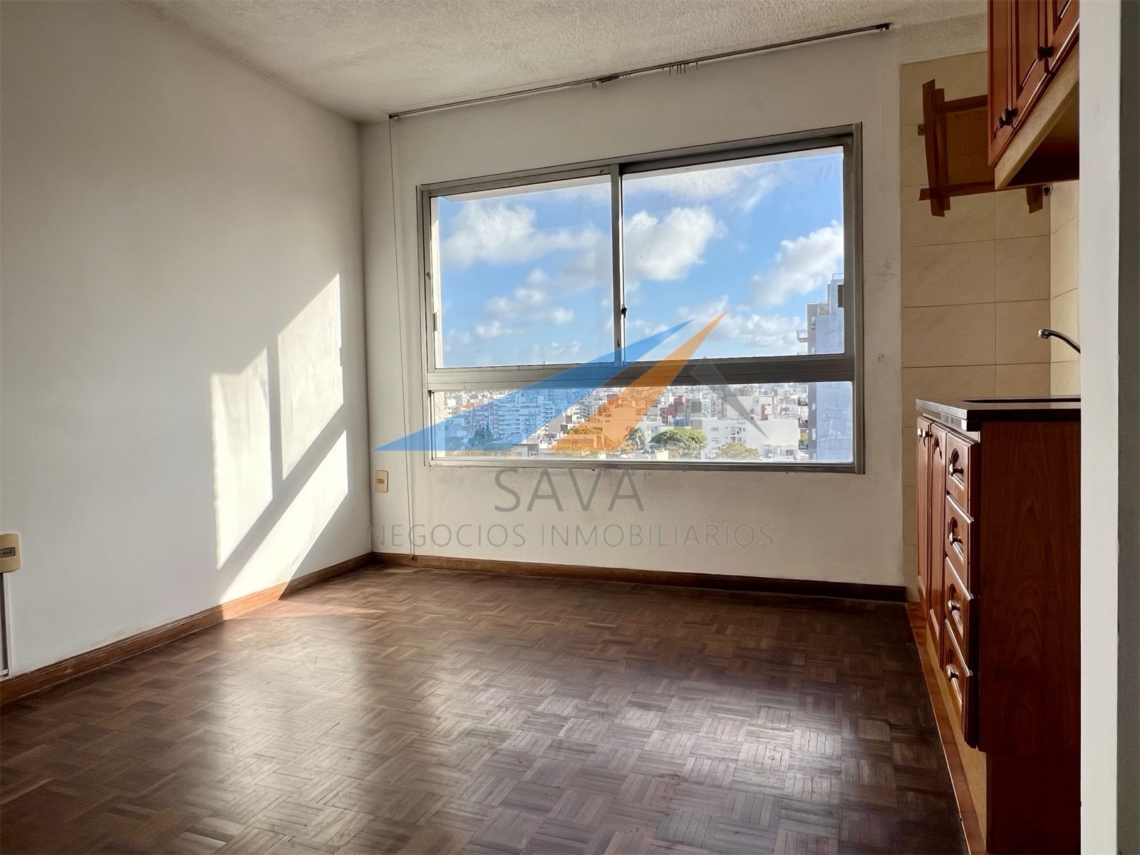 Alquiler Apartamento 1 Dormitorio en Pocitos Nuevo. Piso Alto! Excelente Ubicación! Garage Opcional! · Foto 2