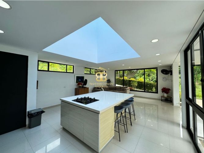 Casa de 3 alcobas en venta en Las Varas, Ricaurte, 350 m² · foto 3 de 24