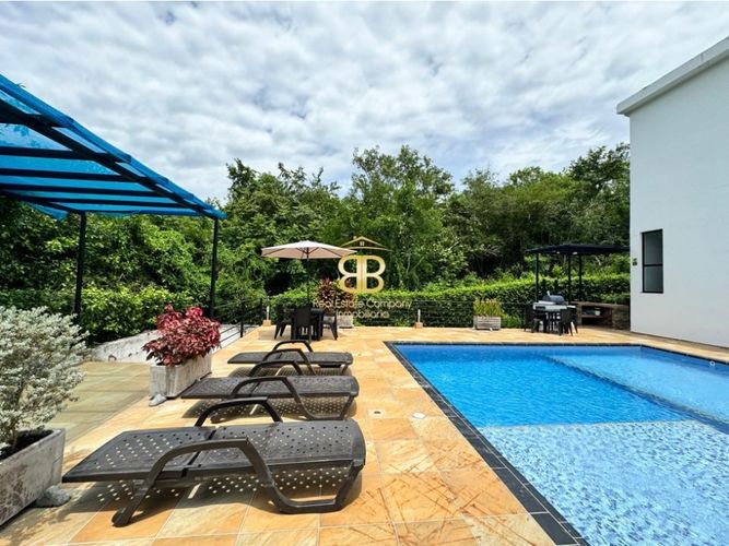 Casa de 3 alcobas en venta en Las Varas, Ricaurte, 350 m² · foto 10 de 24