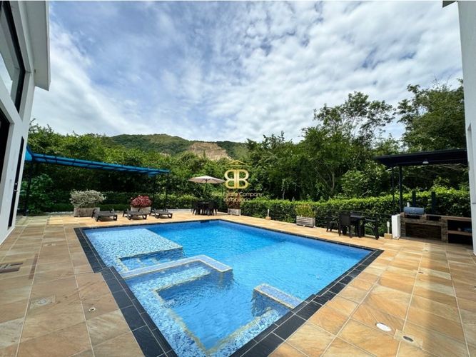 Casa de 3 alcobas en venta en Las Varas, Ricaurte, 350 m² · foto 11 de 24