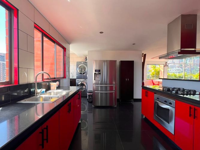 Apartamento de 1 alcoba en arriendo en El Poblado, Medellín, 170 m² · foto 12 de 13