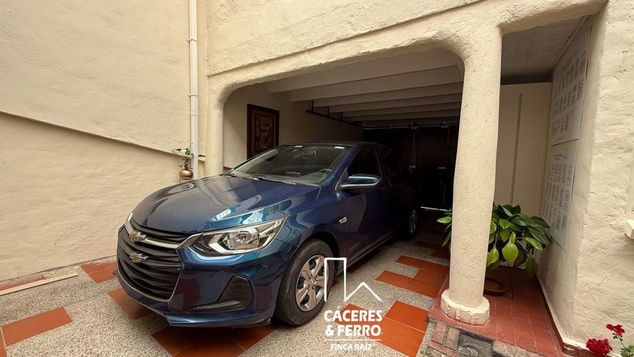 Casa de 5 alcobas en venta en Cedritos, Bogotá, 261 m² · foto 3 de 21