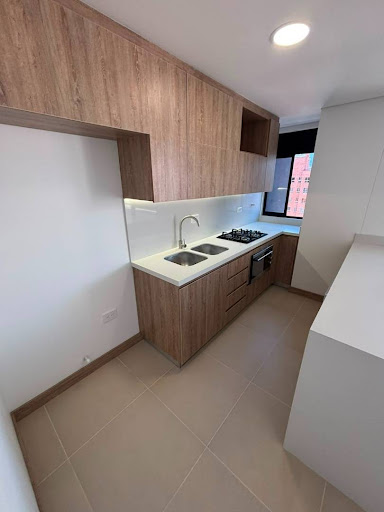 Apartamento en arriendo en Laureles, Medellín · foto 2 de 14