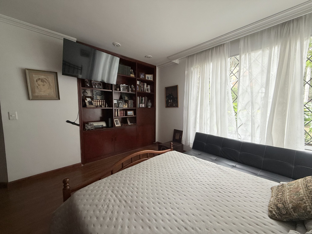 Apartamento en venta en Los Rosales, Bogotá · foto 11 de 19