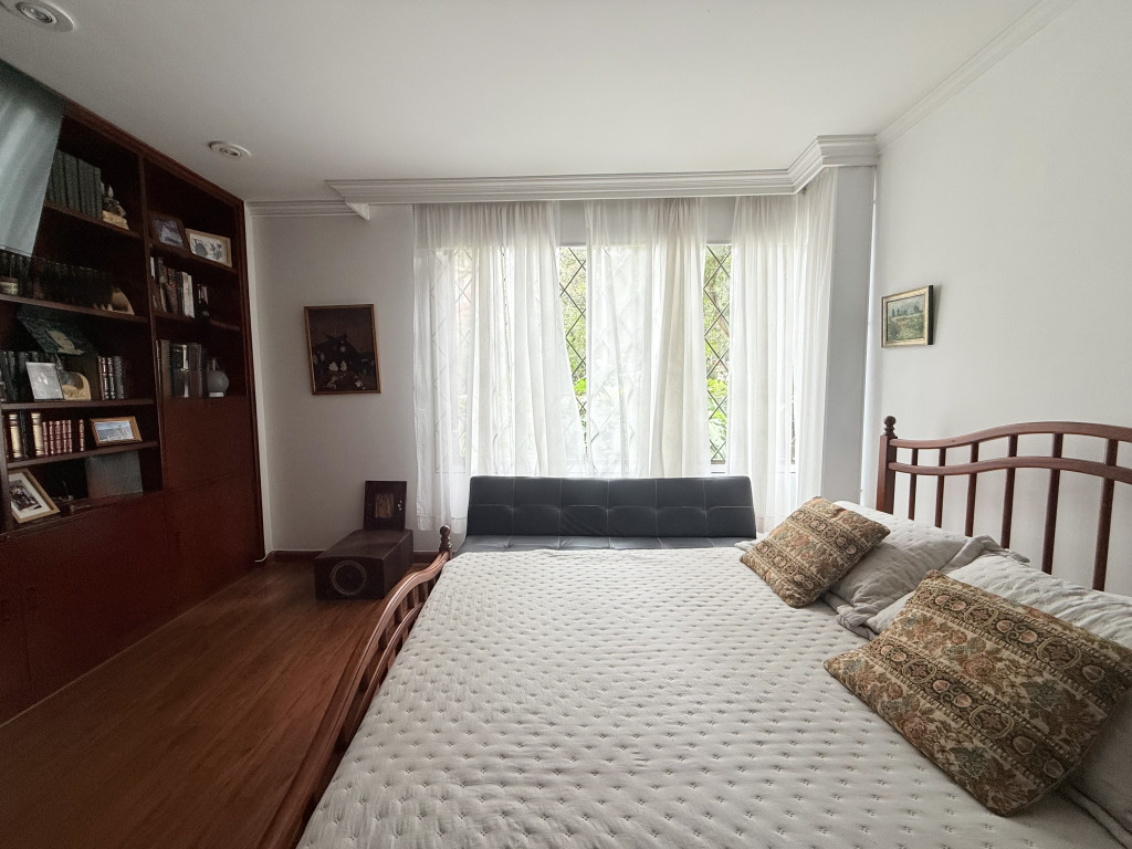 Apartamento en venta en Los Rosales, Bogotá · foto 12 de 19