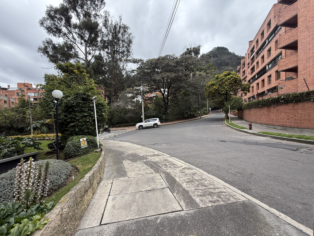 Apartamento en venta en Los Rosales, Bogotá · foto 19 de 19
