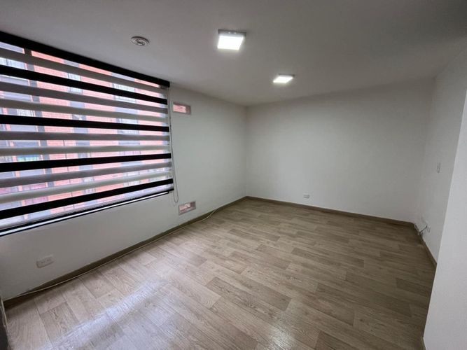 Apartamento de 3 alcobas en venta en La Esperanza Sur, Bogotá, 49 m² · foto 2 de 11
