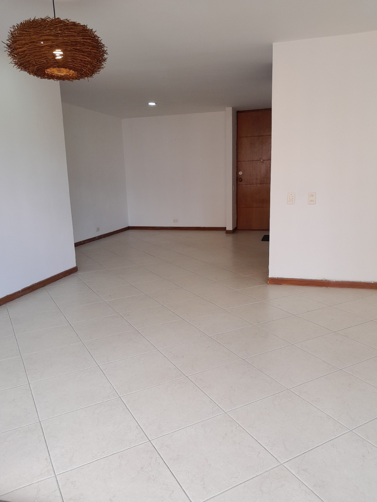Apartamento en arriendo en Santa Maria De Los Angeles, Medellín · foto 2 de 11